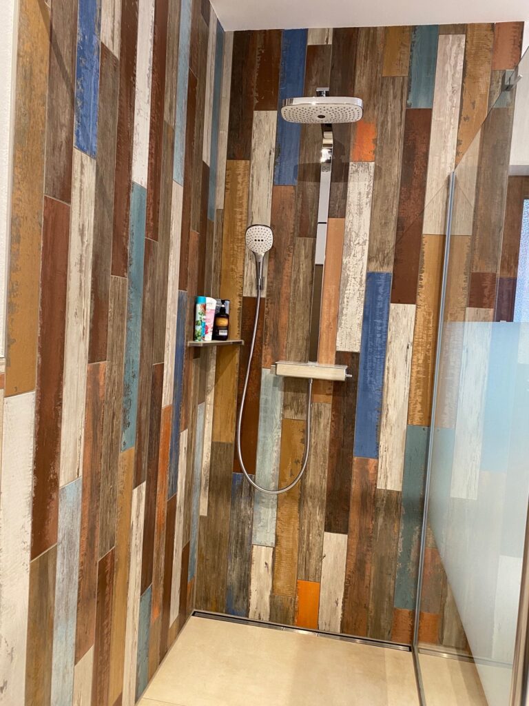 Mehr über den Artikel erfahren Farbenfroh